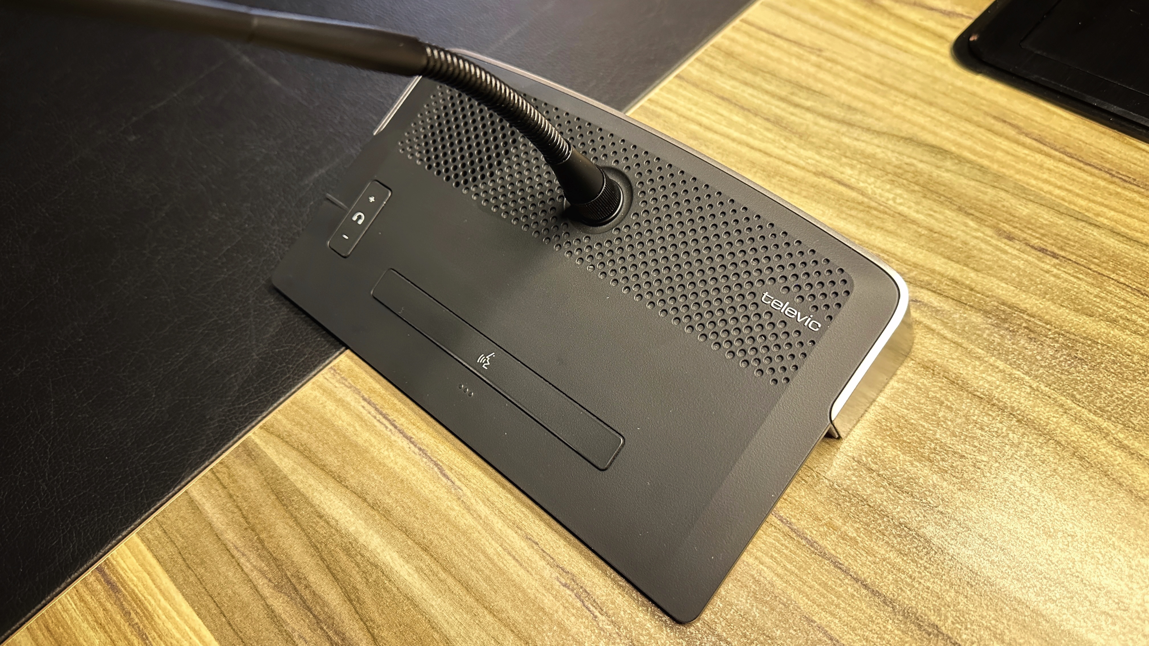 شرکت بهره برداری نفت و گاز گچساران ( سالن مدیرعامل )